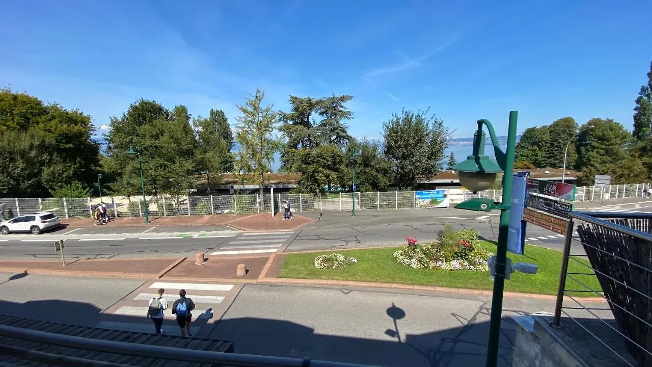 Evian Magnifique T3 face au lac wifi et parking Appartement Évian-les-Bains